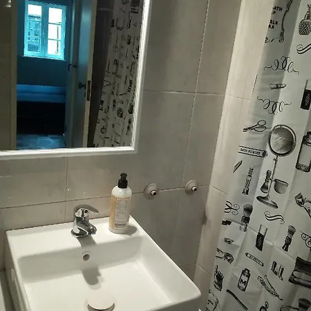 Funny Cosy Flat T&c * Coímbra